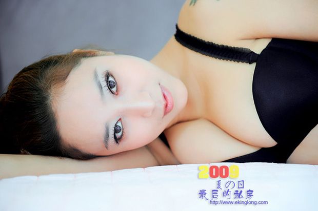 90后美女可人性感私房照