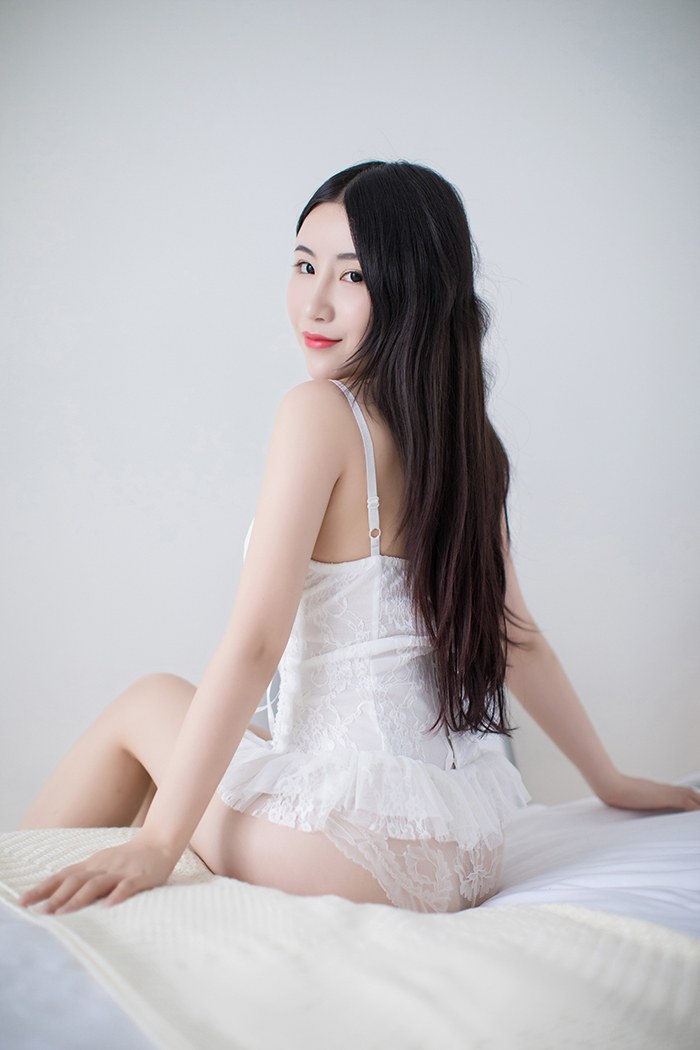 欲望少妇绯月樱白嫩美胸百看不厌