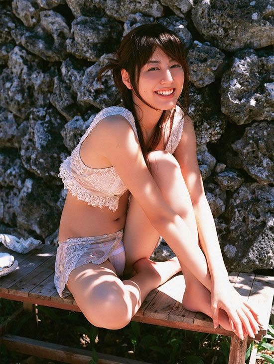 日本性感正妹杉本有美湿身写真