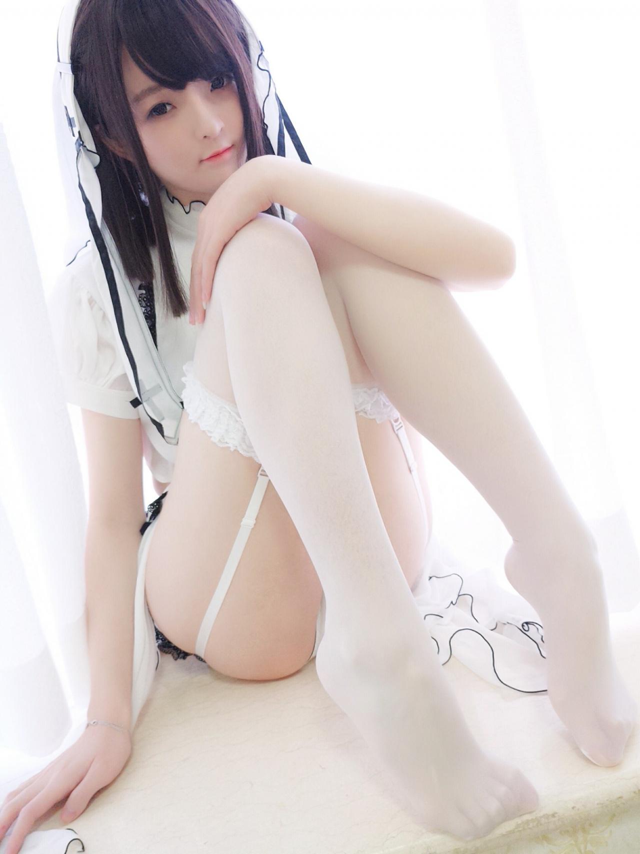 一小央泽 COSPLAY 白修女