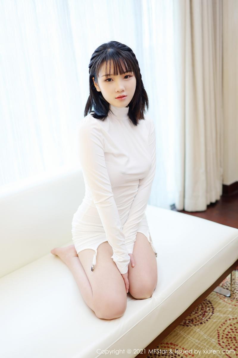 [MFStar模范学院] 2021.03.24 VOL.473 果果吖 童颜巨乳清甜可人妹子 [40+1P]