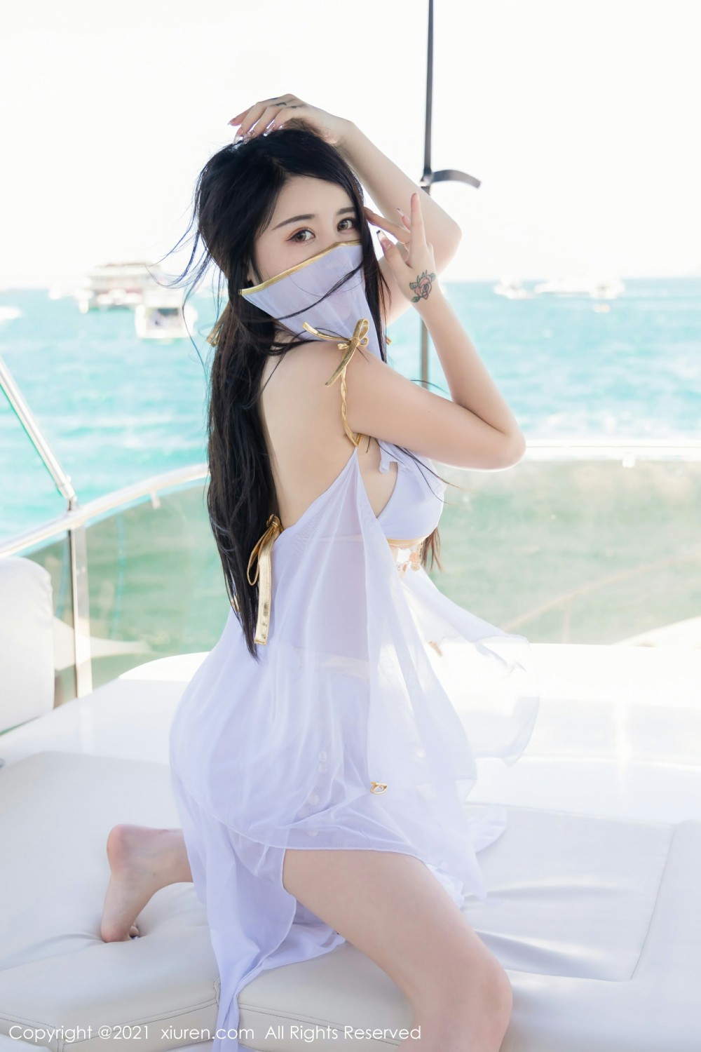 [XiuRen秀人网] 2021.09.13 No.3932 美七 Mia 海上游艇 性感写真 [74+1P]