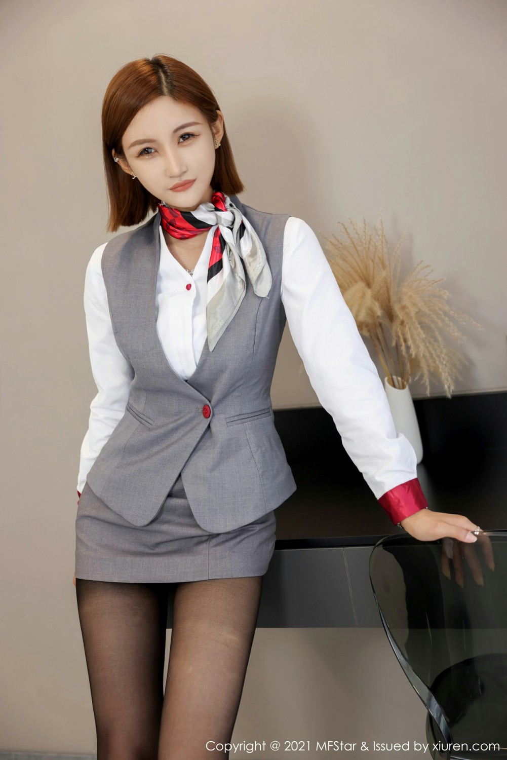 [MFStar模范学院] 2021.11.16 VOL.539 王蜜 职场OL制服系列 [51+1P]