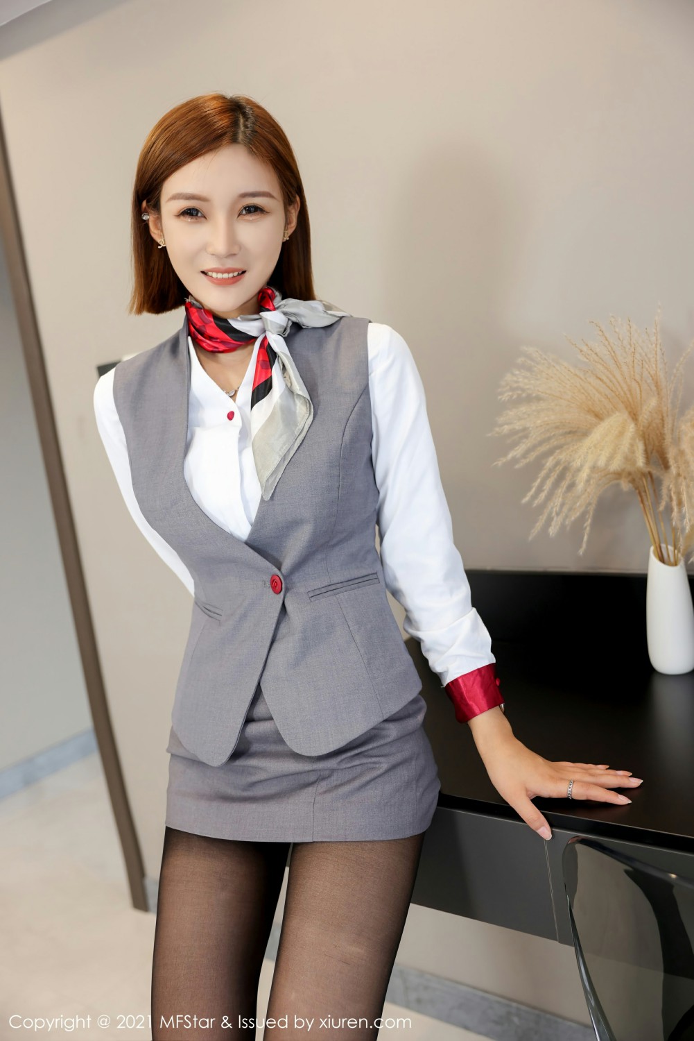 [MFStar模范学院] 2021.11.16 VOL.539 王蜜 职场OL制服系列 [51+1P]