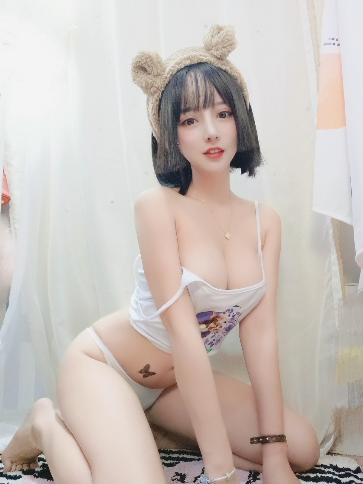 [COSPLAY]过期米线线喵 – 白色吊带