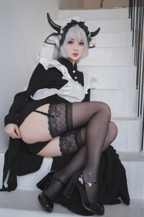 [COSPLAY]rioko凉凉子 – 贴心的奶牛女仆