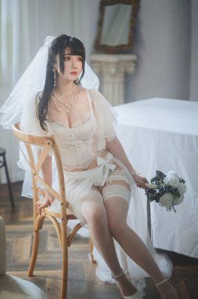 [COSPLAY]rioko凉凉子 – 透明婚纱