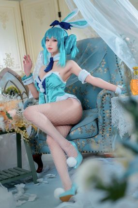 [COSPLAY]阿包也是兔娘 – 白兔miku