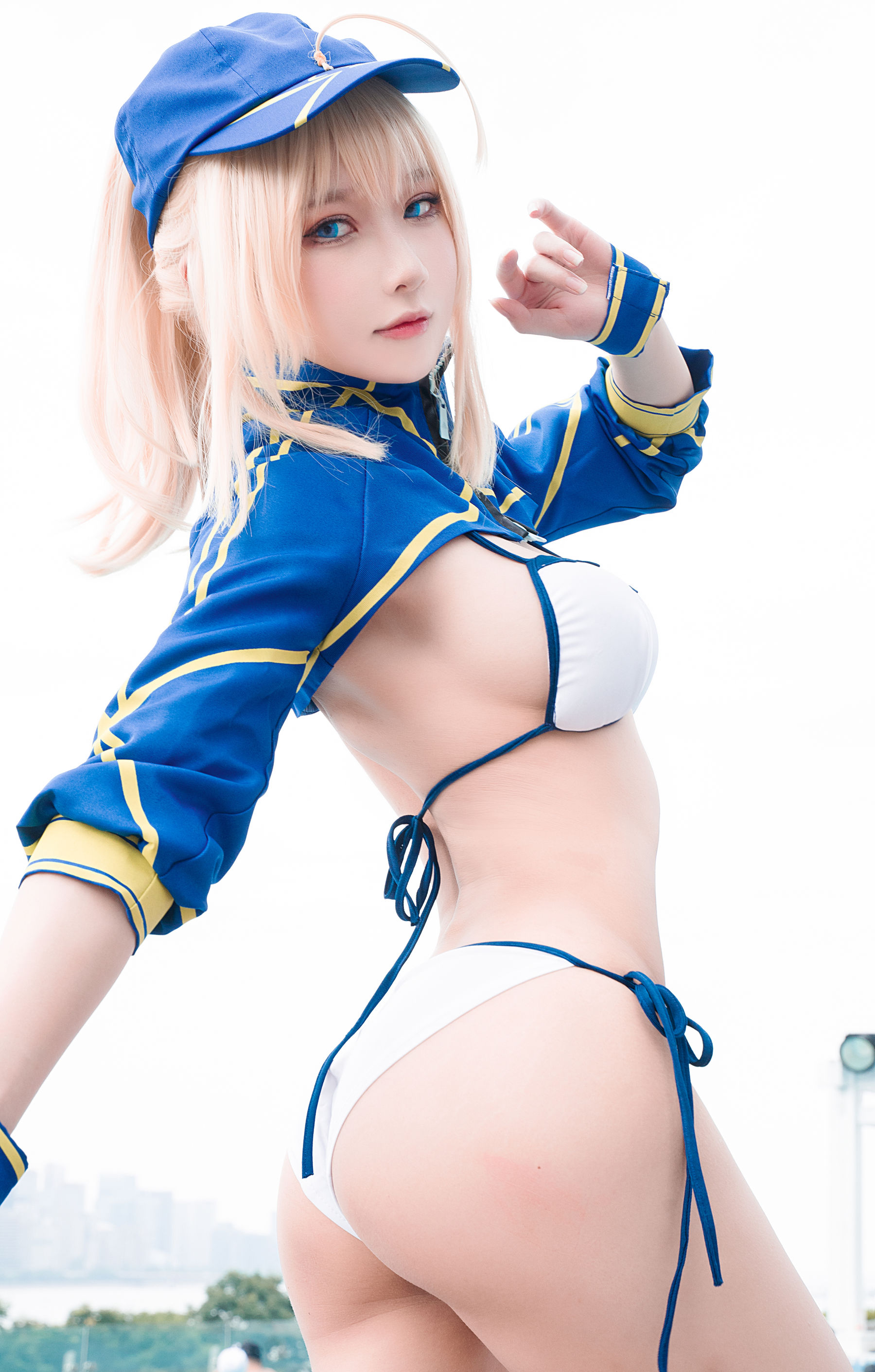 [COSPLAY]阿包也是兔娘 – 谜之女主角X毛水着