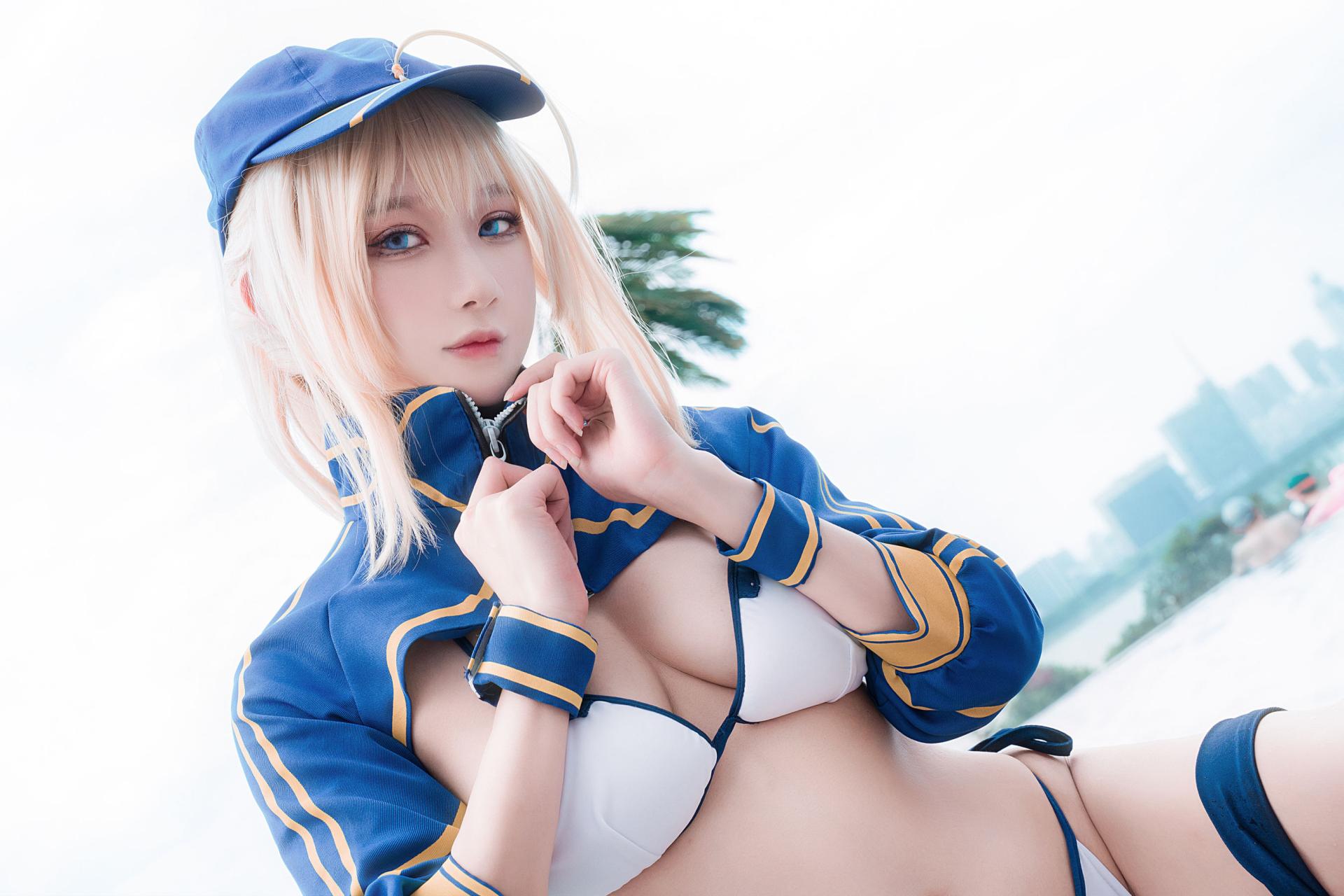 [COSPLAY]阿包也是兔娘 – 谜之女主角X毛水着