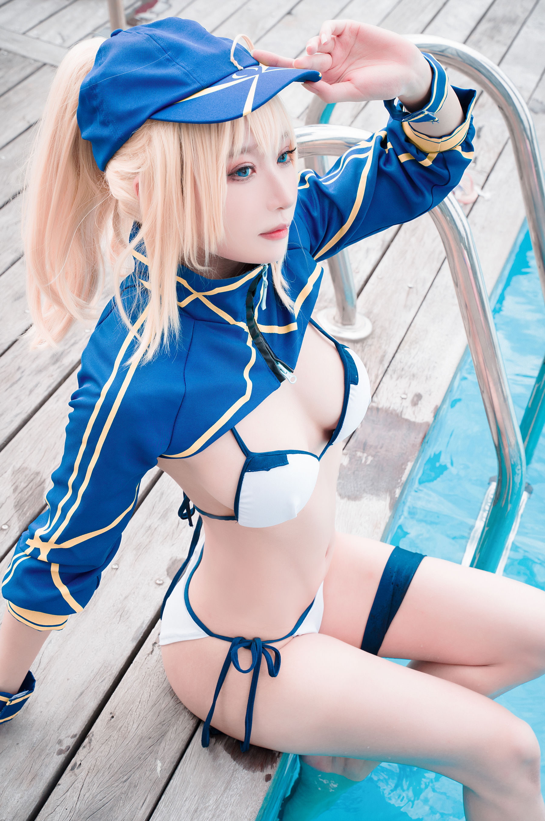 [COSPLAY]阿包也是兔娘 – 谜之女主角X毛水着