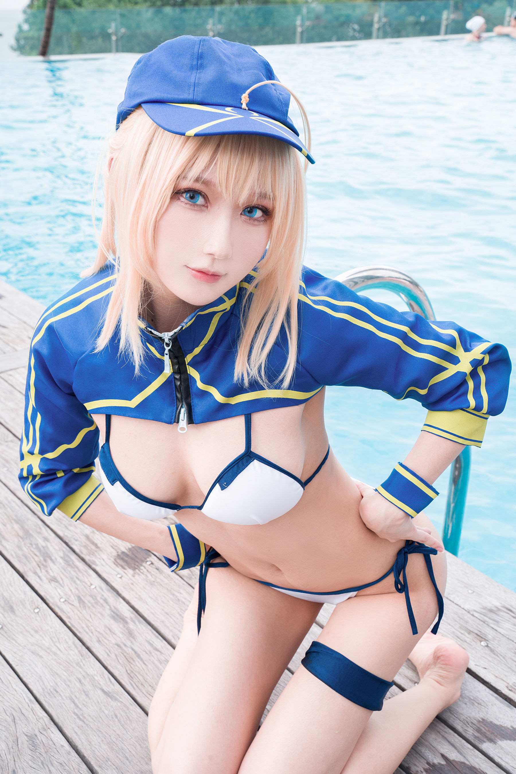 [COSPLAY]阿包也是兔娘 – 谜之女主角X毛水着