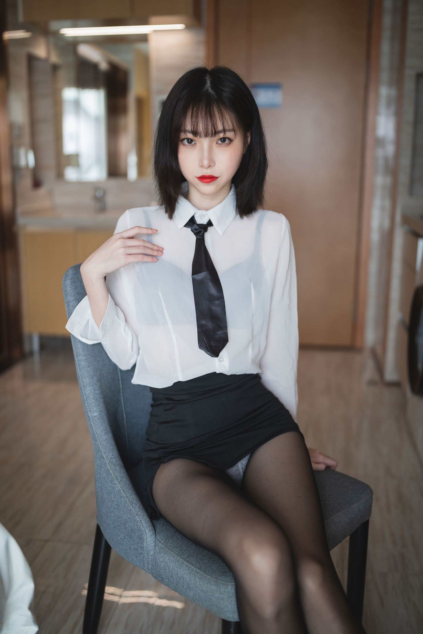 [COSPLAY]许岚 – OL制服