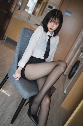 [COSPLAY]许岚 – OL制服