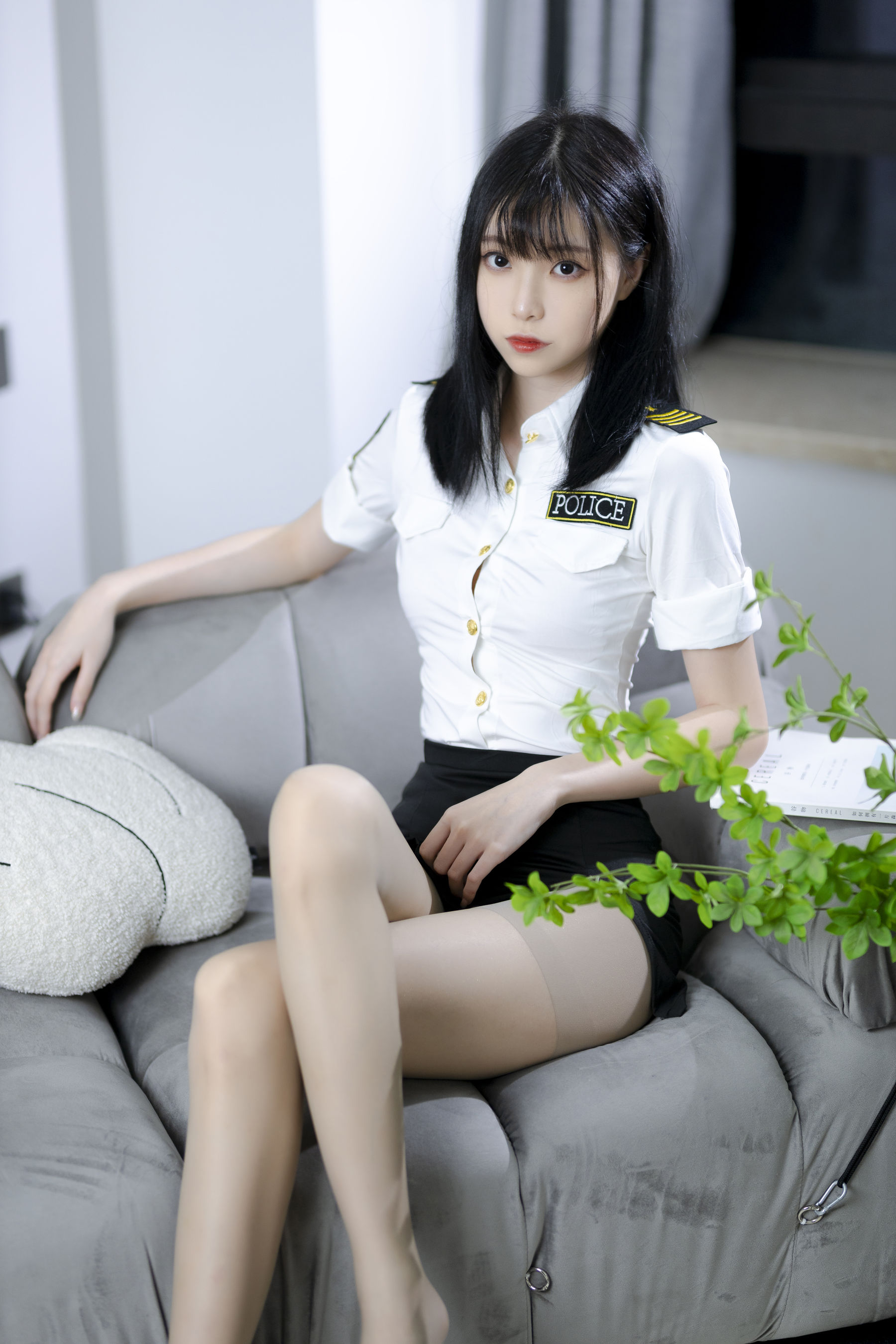 [COSPLAY]许岚 – 灰丝制服