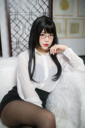 [COSPLAY]萌系小姐姐-白烨 – 家庭教师