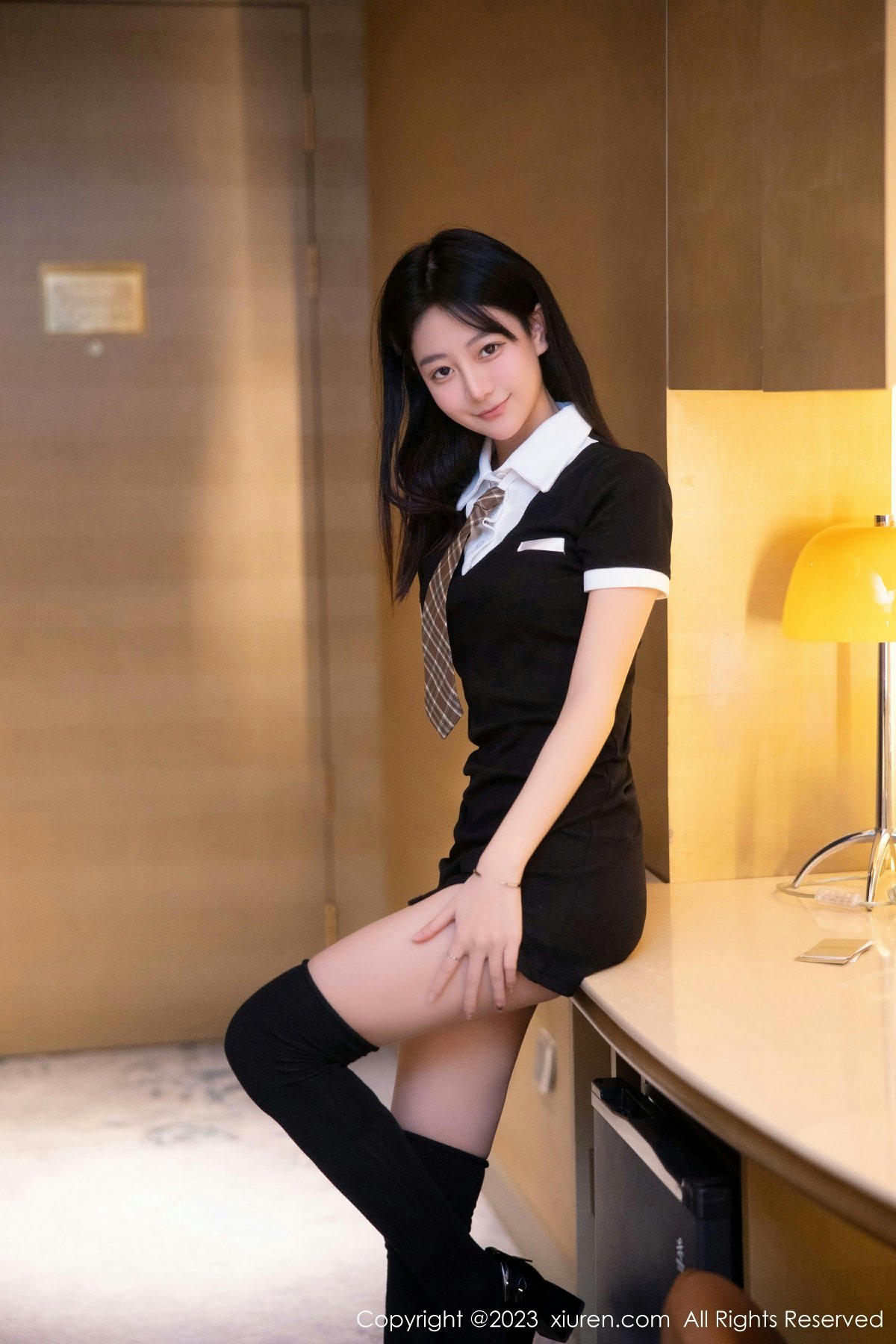 [XiuRen秀人网] 2023.02.03 No.6210 谢小蒽 新人首套写真 性感深色学生制服 白色蕾丝内衣 [91+1P]