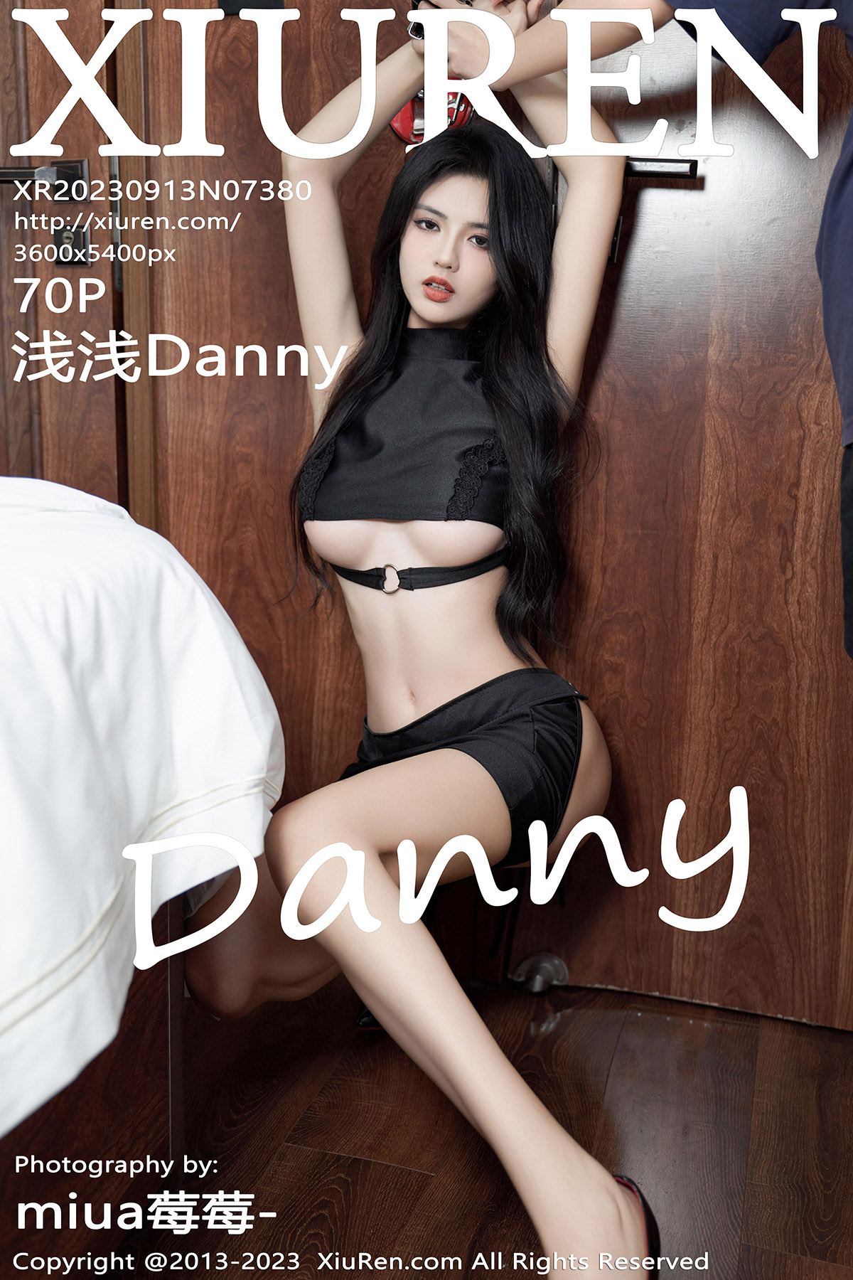 [XiuRen秀人网] 2023.09.13 No.7380 浅浅Danny 黑色短裙 魅惑黑丝 性感写真 [70+1P]