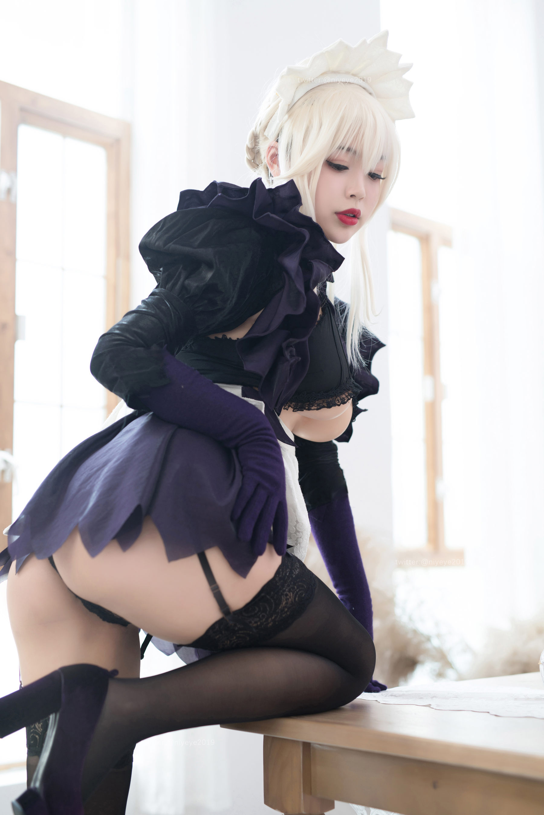 [COSPLAY]萌系小姐姐-白烨 – 黑枪呆女仆