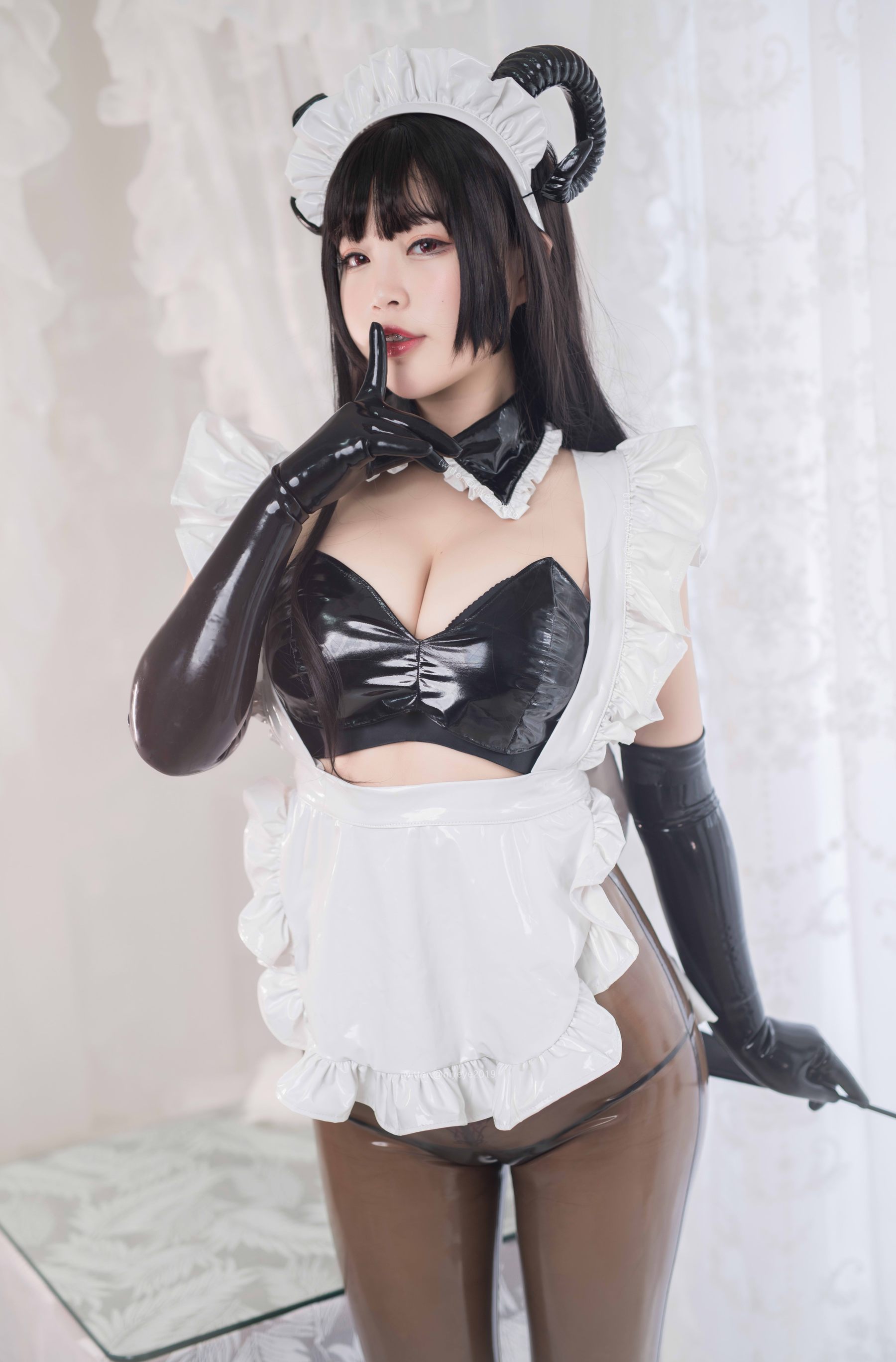 [COSPLAY]萌系小姐姐-白烨 – 胶衣魅魔姐姐