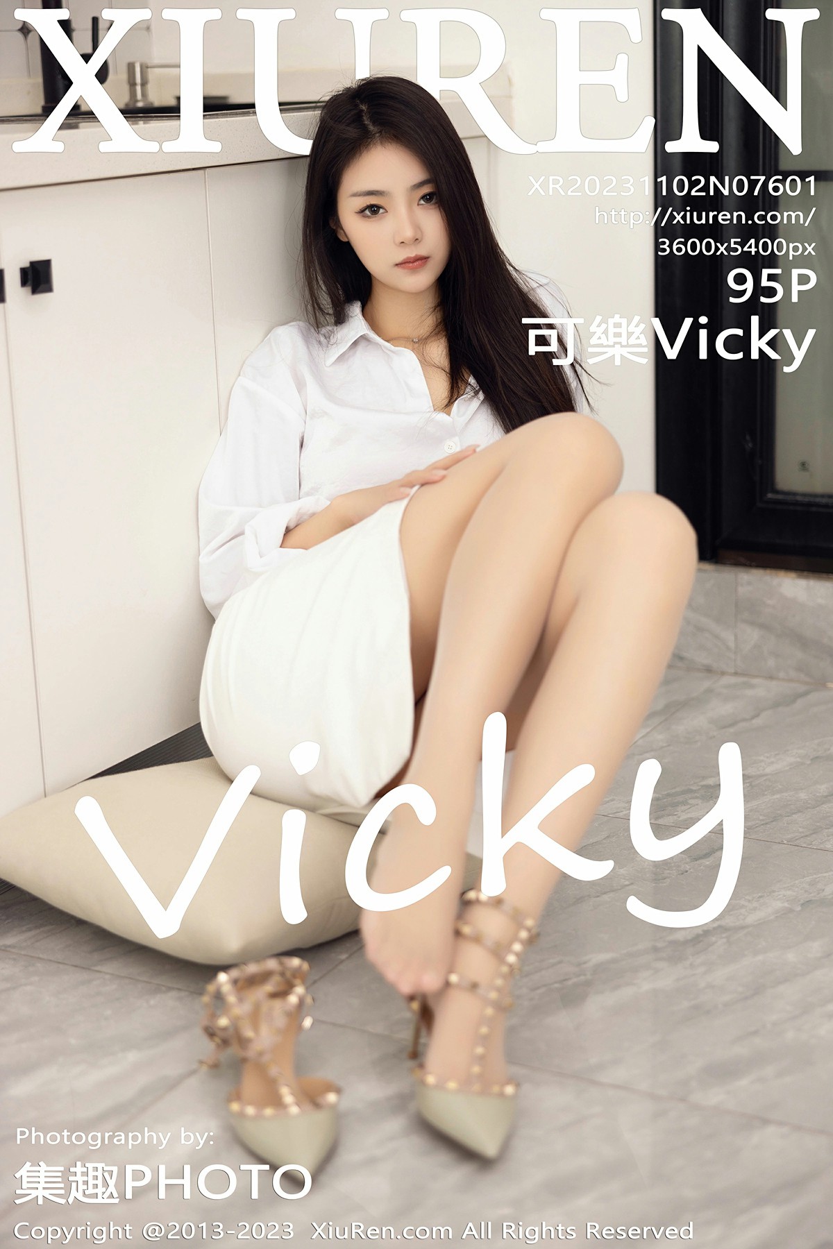 [XiuRen秀人网] 2023.11.02 No.7601 可樂Vicky 诱人原色丝袜 性感写真 [95+1P]