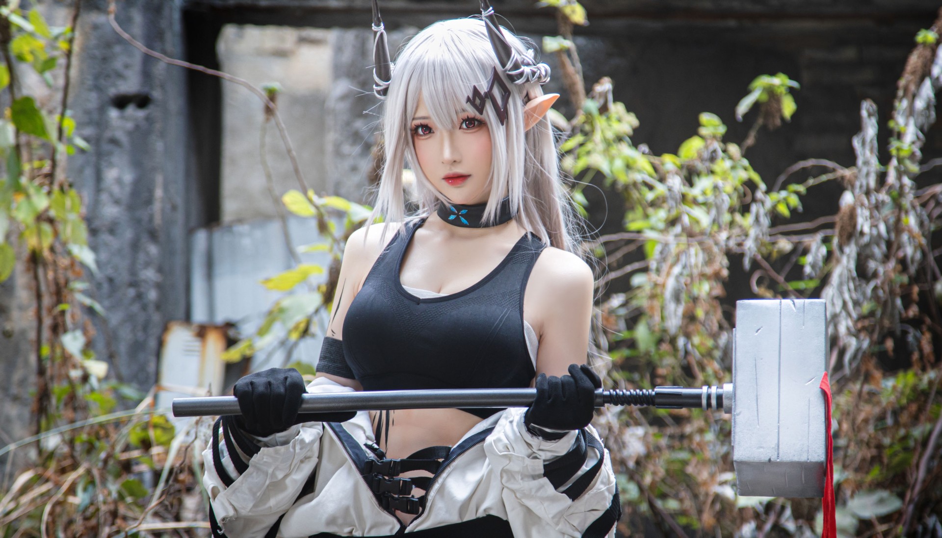 [COSPLAY] 南宫 – 明日方舟 泥岩