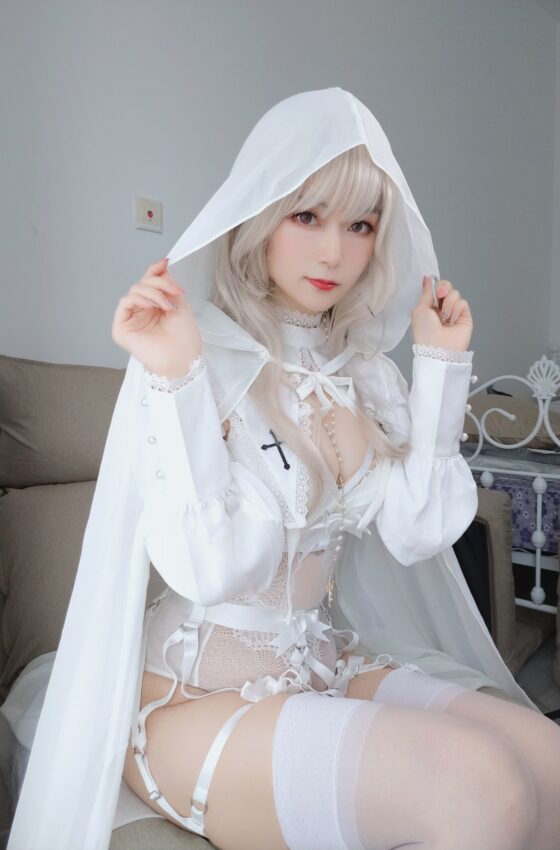 [COSPLAY] Coser小姐姐白银 – 纯白圣女