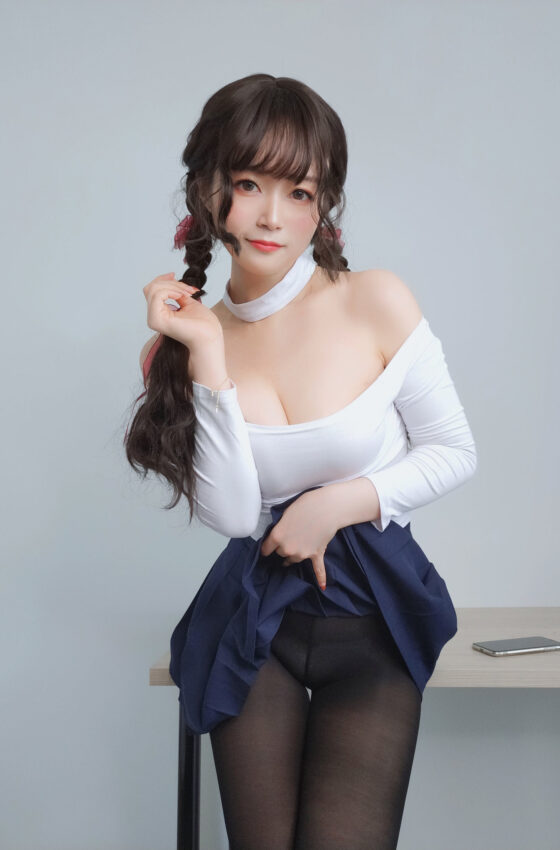 [COSPLAY] Coser小姐姐白银 – 邻家大姐姐的黑丝2