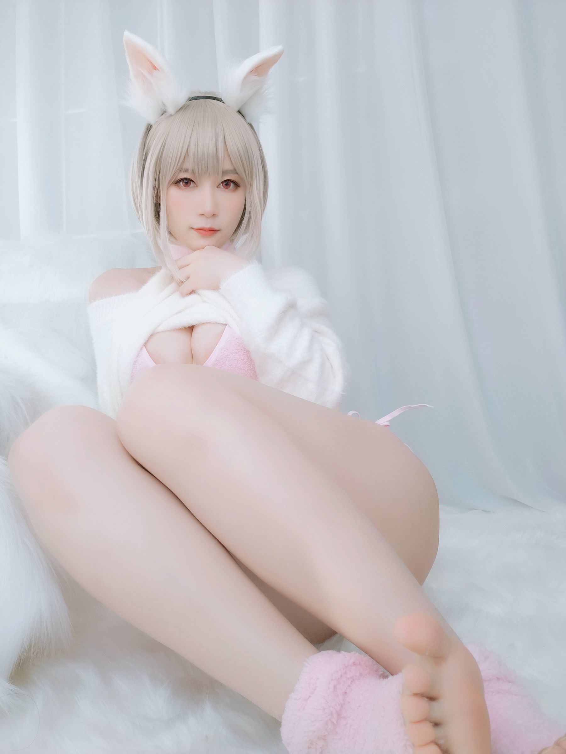 [COSPLAY] Coser小姐姐白银 – 小白兔