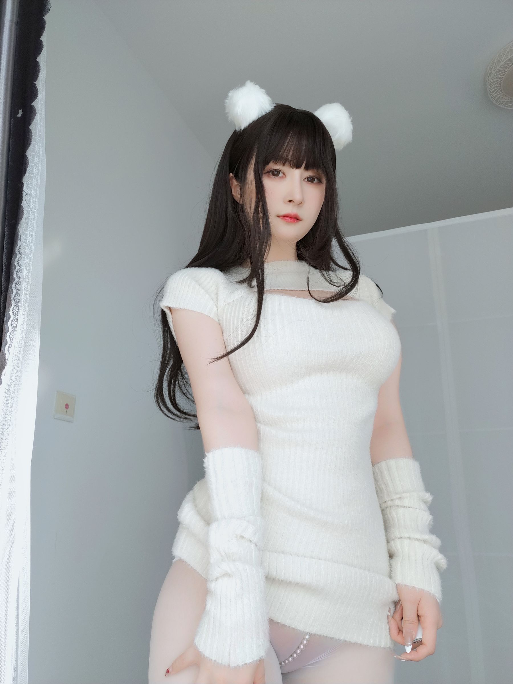 [COSPLAY] Coser小姐姐白银 – 白い真珠