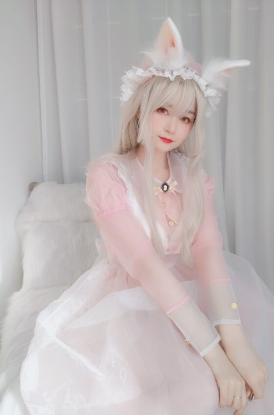 [COSPLAY] Coser小姐姐白银 – 女仆小兔子