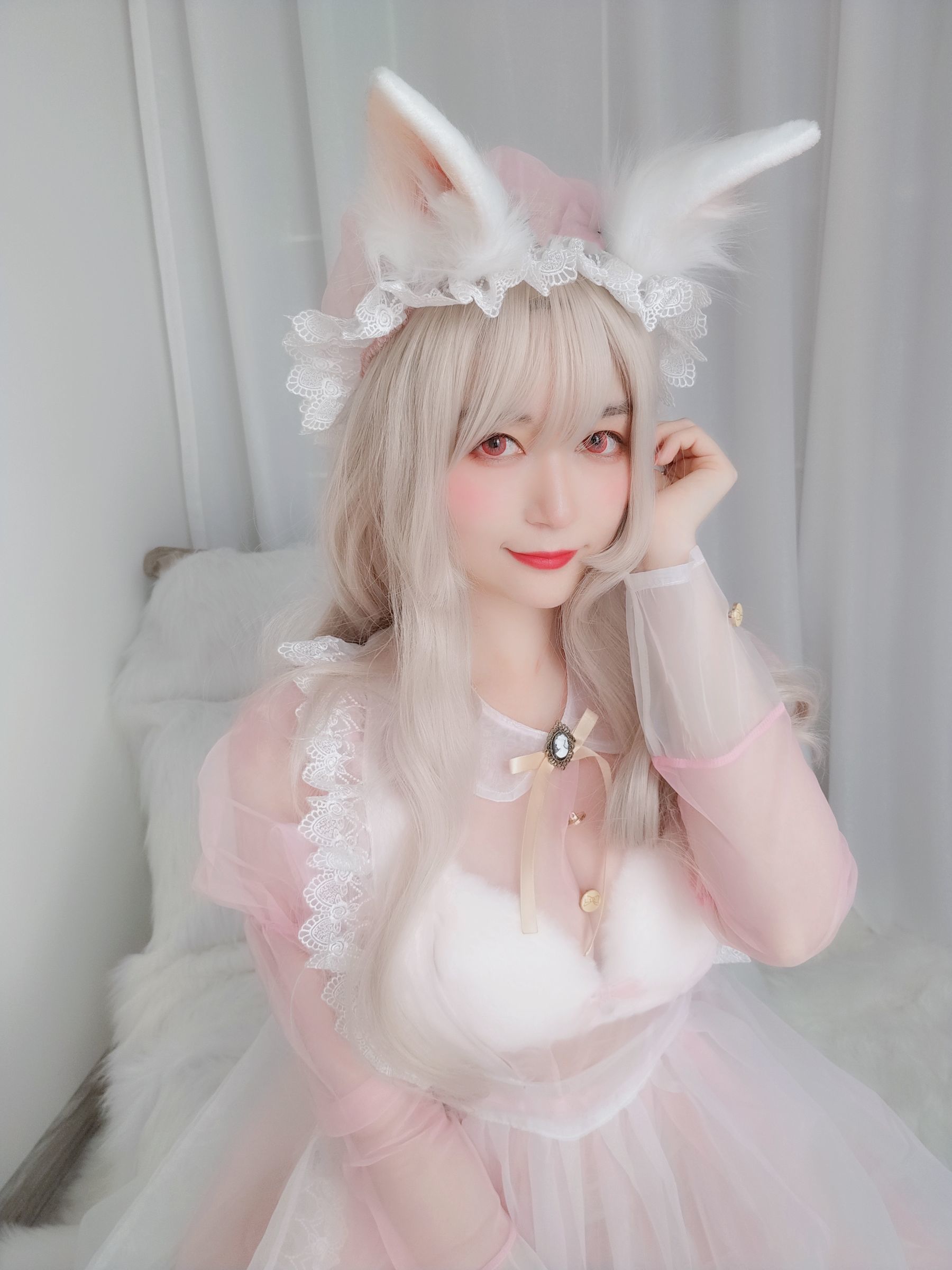 [COSPLAY] Coser小姐姐白银 – 女仆小兔子