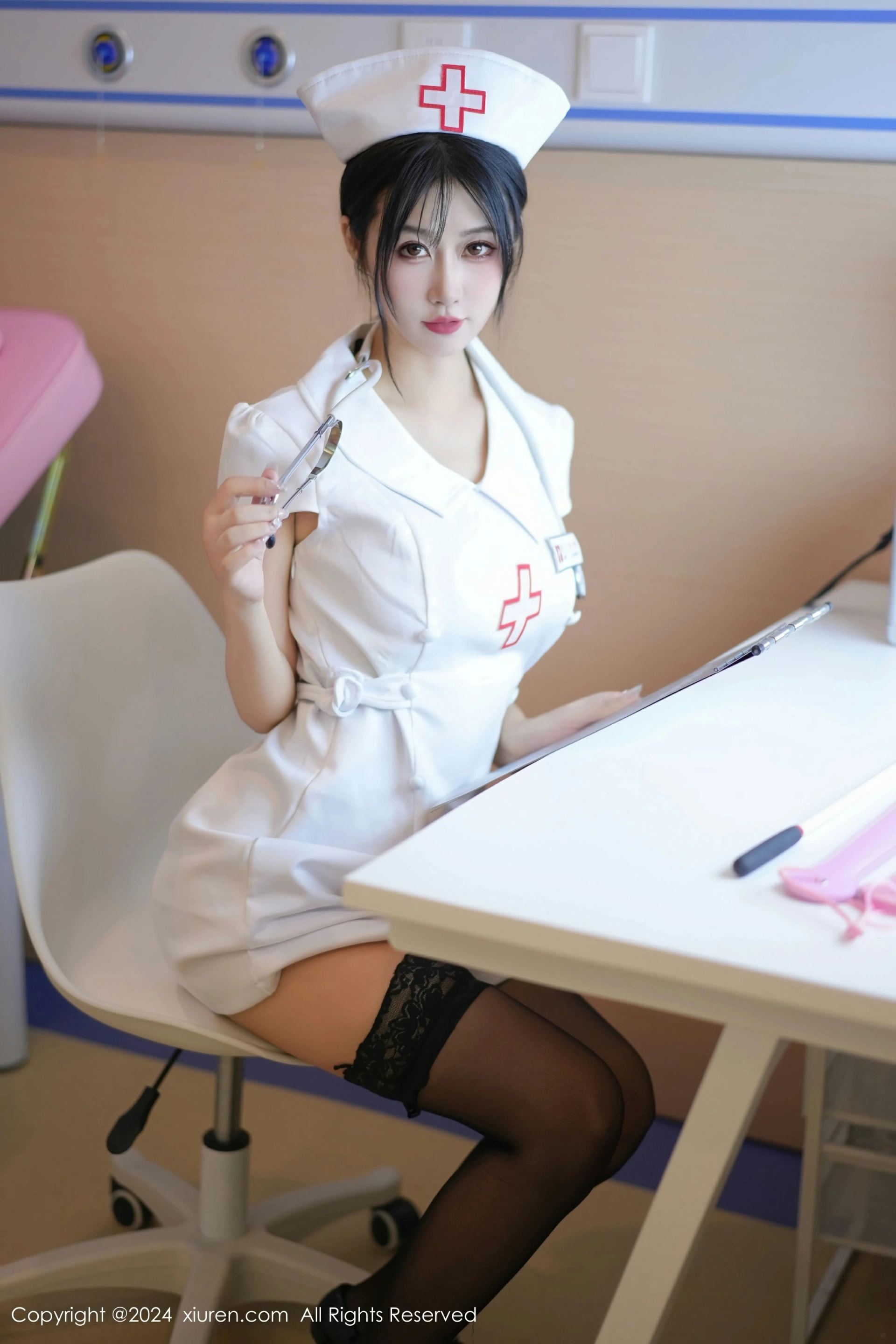 [XiuRen秀人网] 2024.05.10 No.8512 laura阿姣 白色护士服 性感写真 [87+1P]