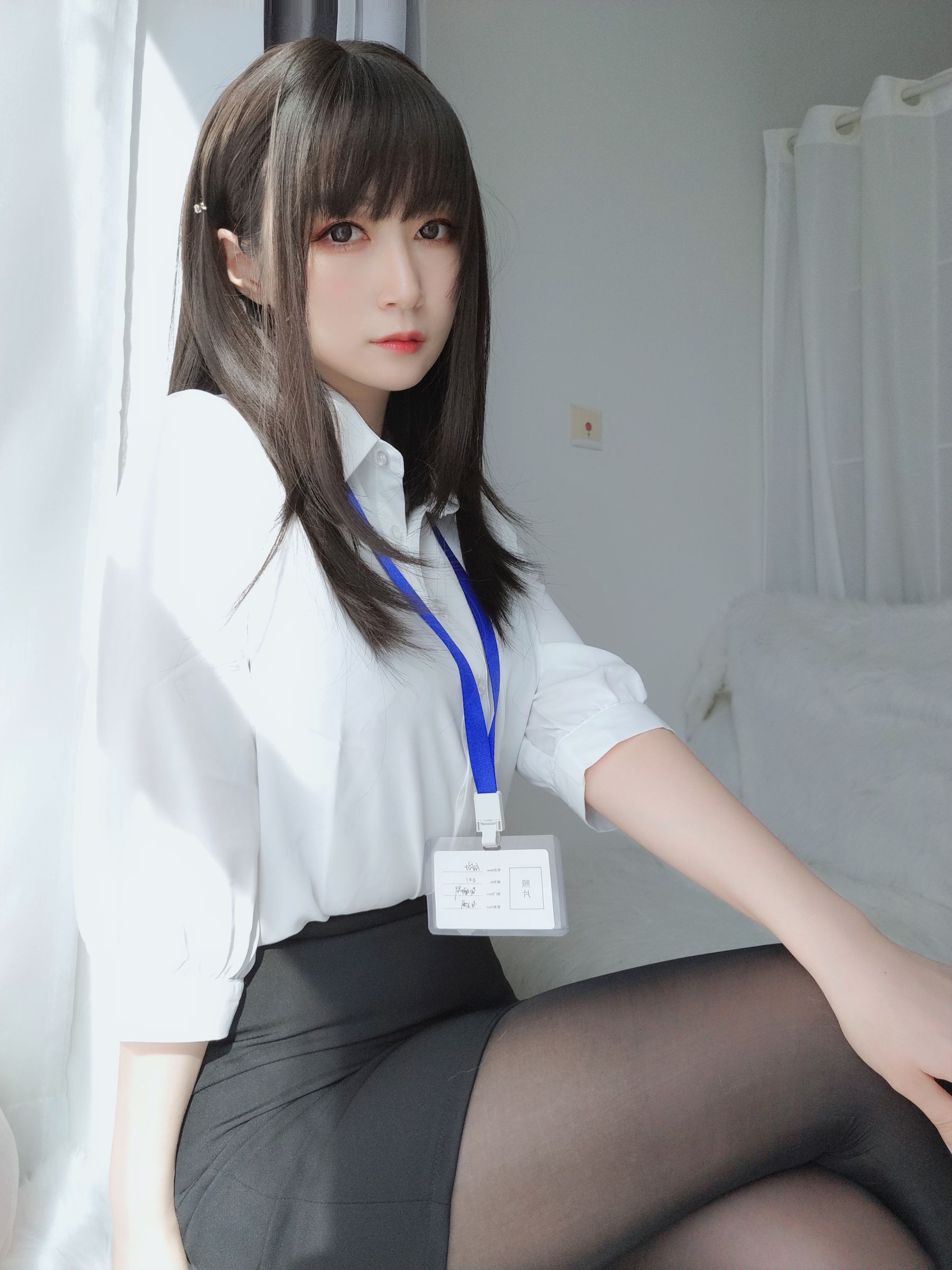 [COSPLAY] Coser小姐姐白银 – 制服