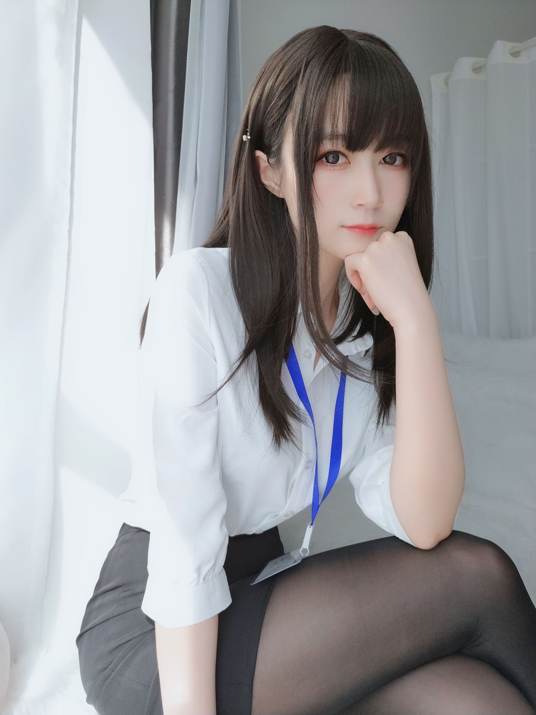 [COSPLAY] Coser小姐姐白银 – 制服