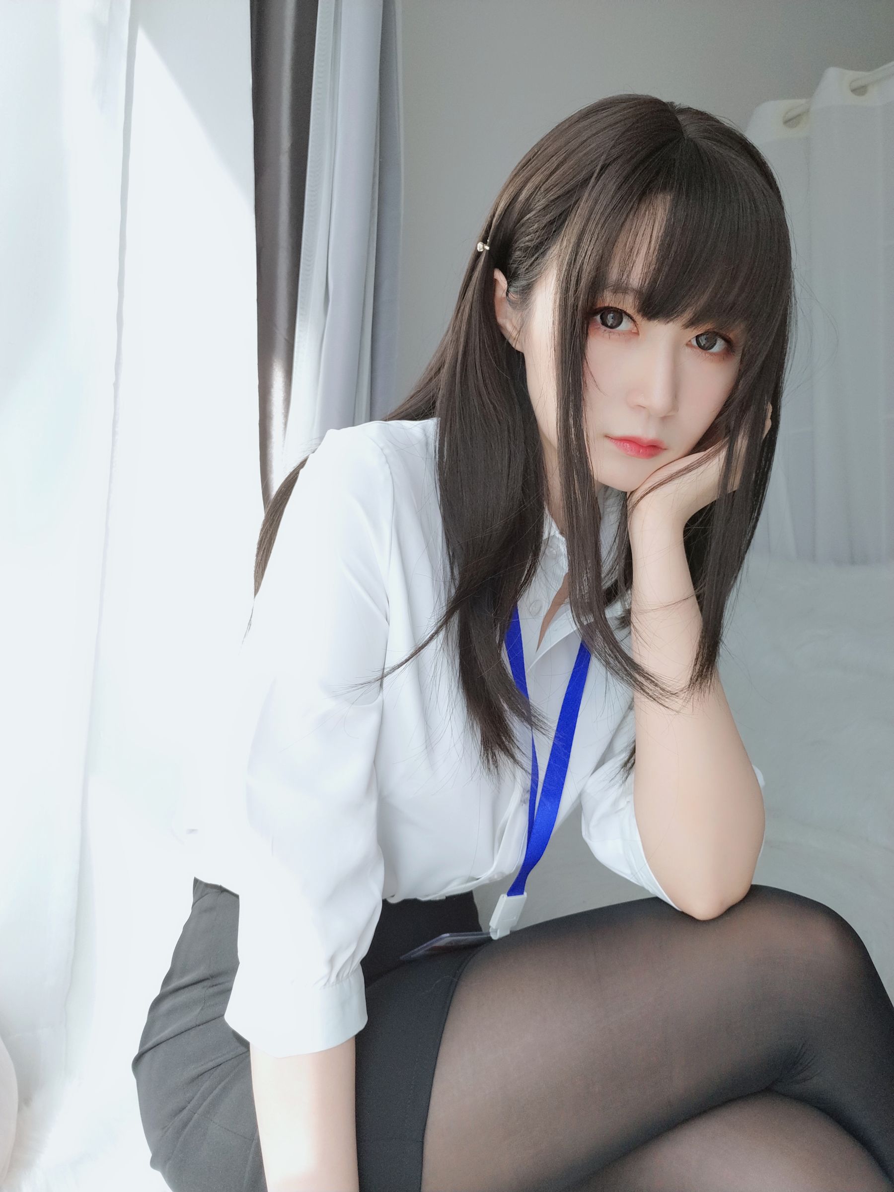 [COSPLAY] Coser小姐姐白银 – 制服