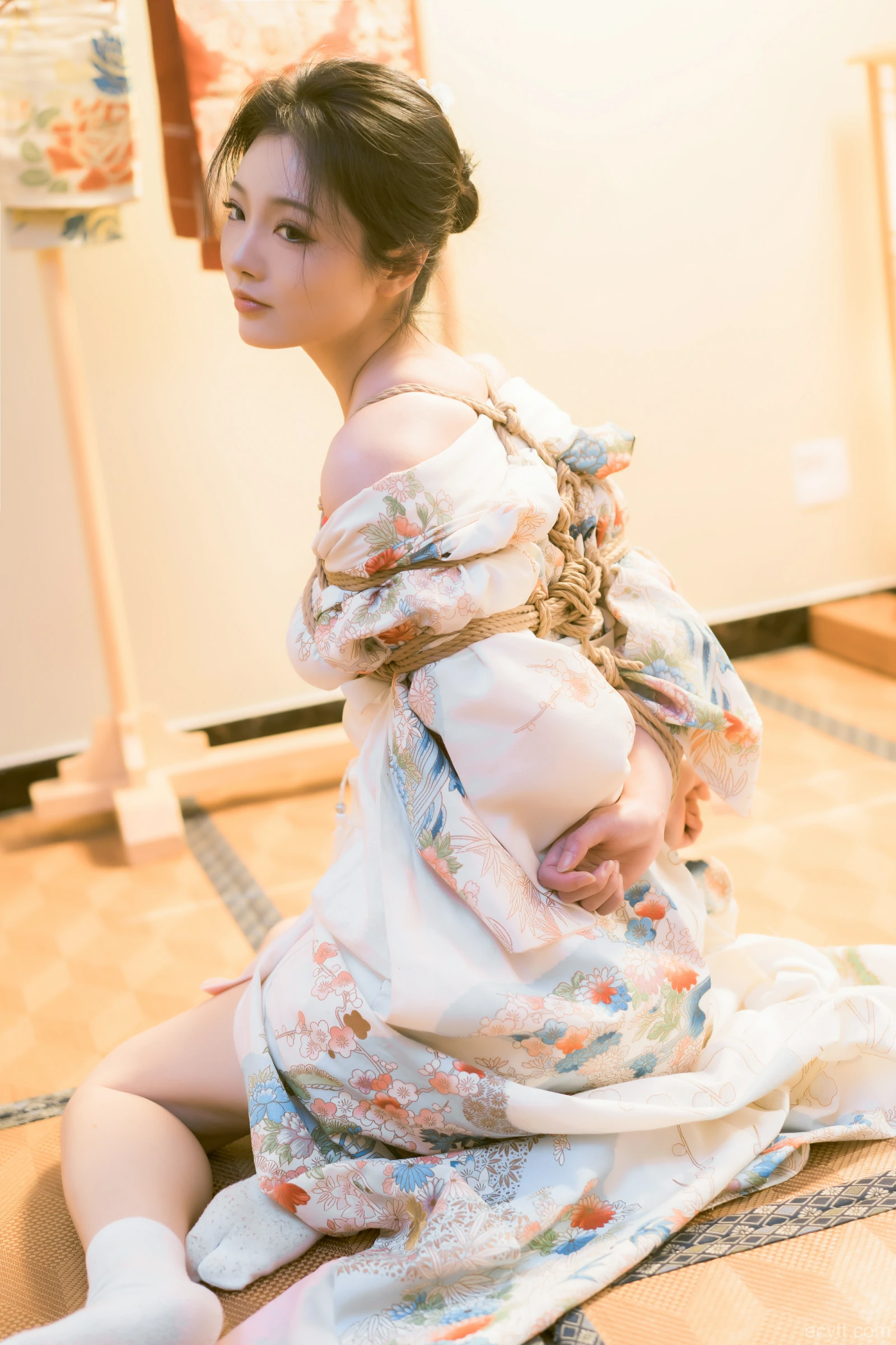 [COSPLAY]桃良阿宅 – 紧缚