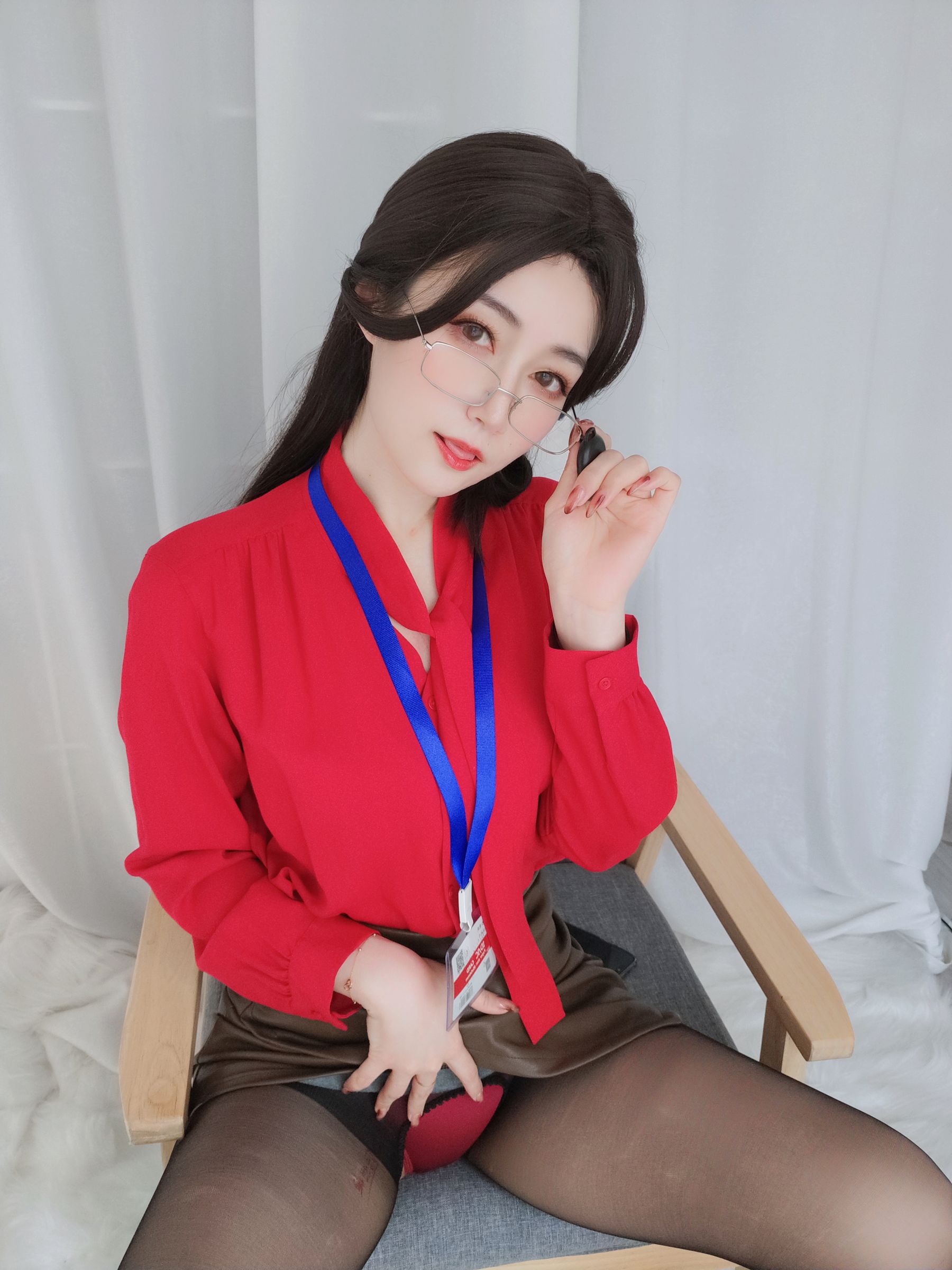 [COSPLAY] Coser小姐姐白银 – 新上任上司