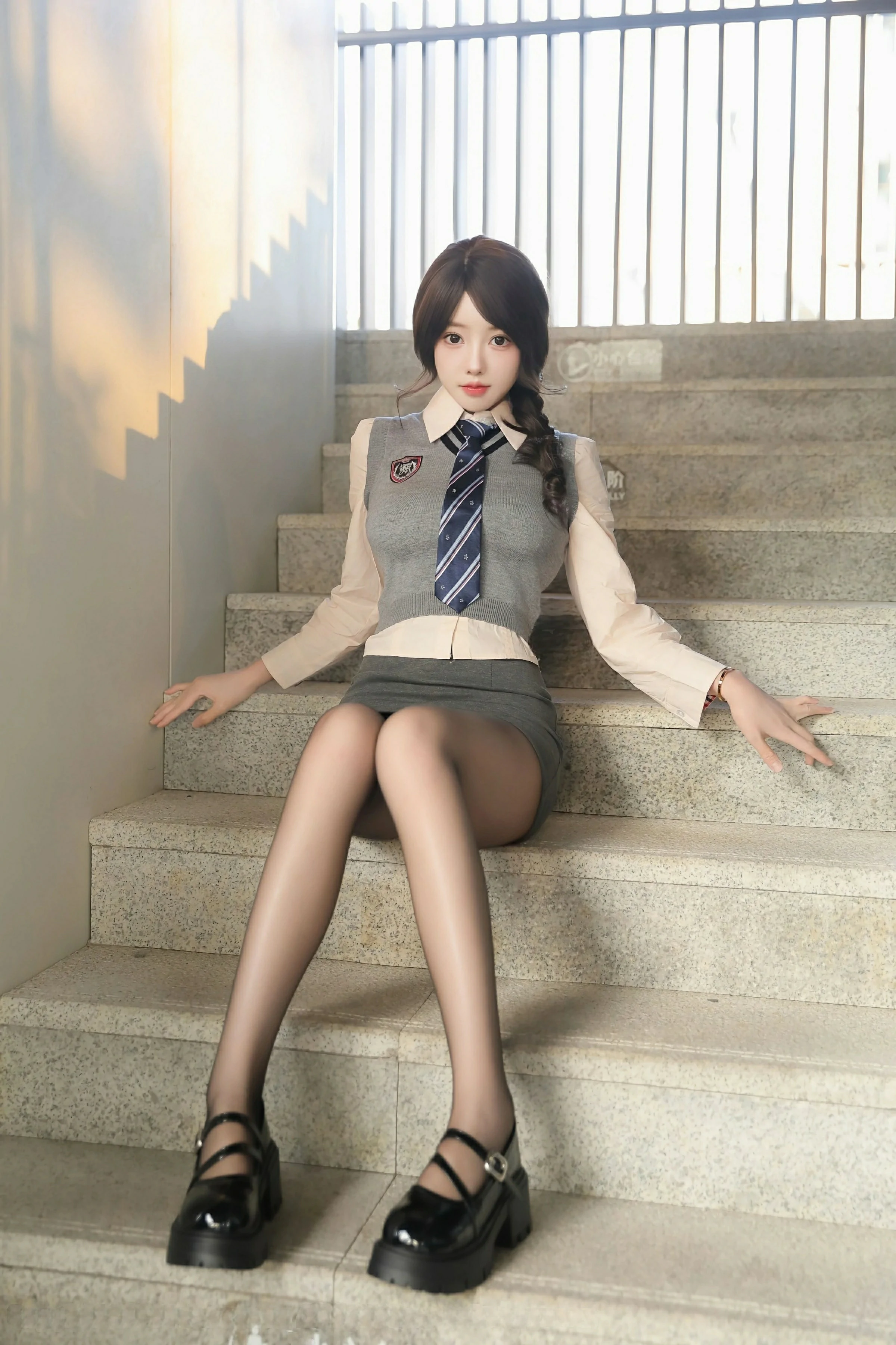 [XiuRen秀人网] 2024.12.06 No.9562 桃妖夭 JK制服 白纱情趣服饰 性感写真 [78+1P]