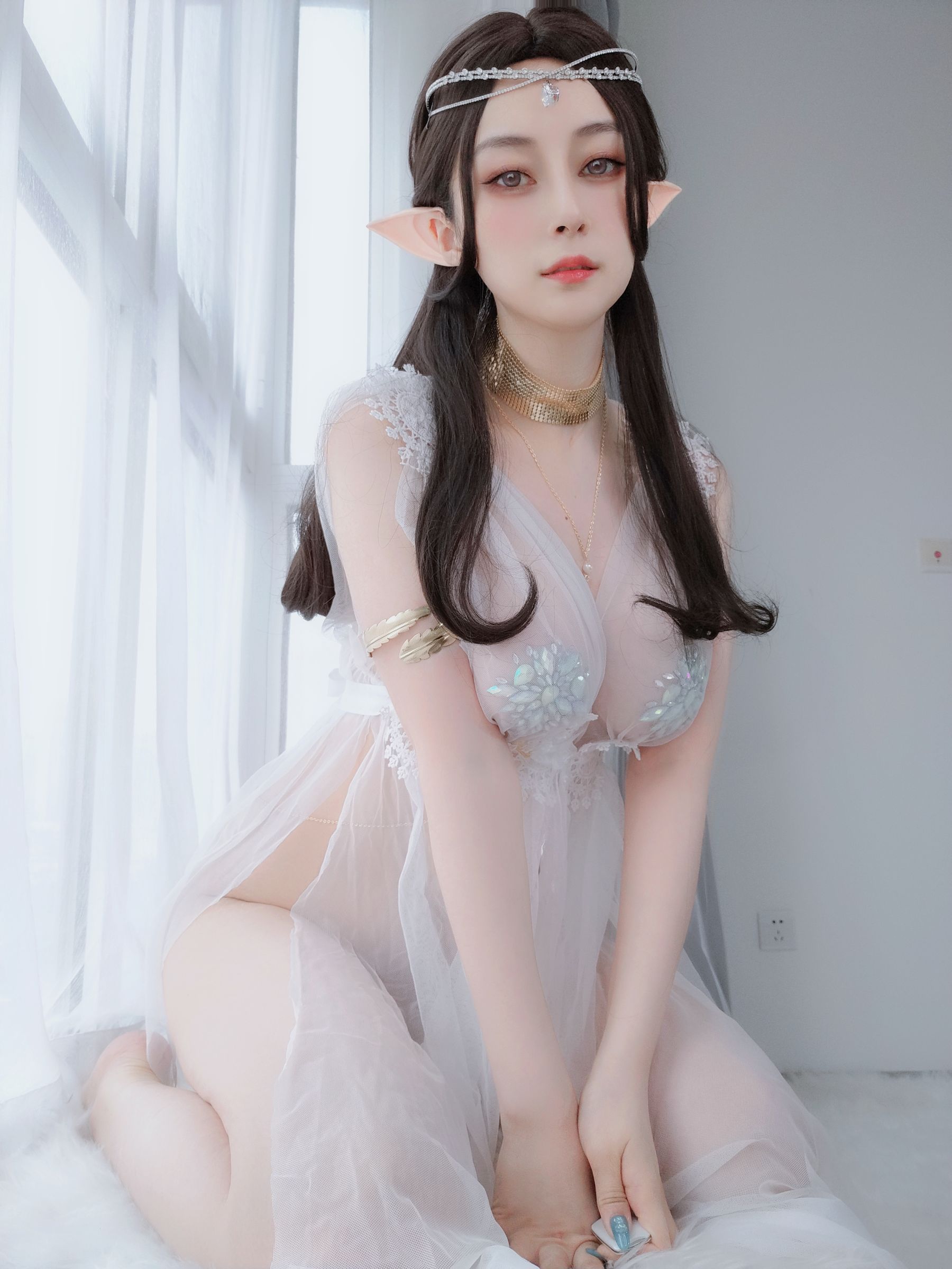 [COSPLAY] Coser小姐姐白银 – 精灵宝石内衣