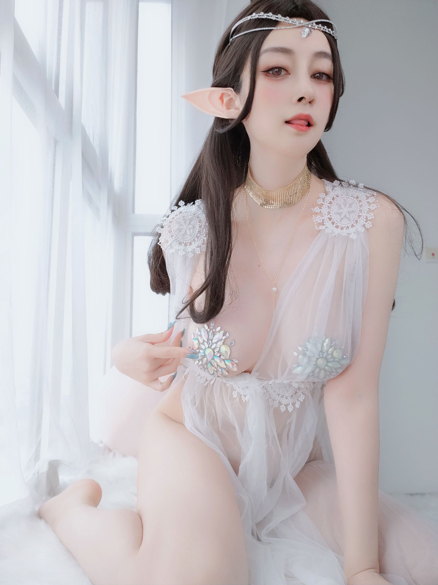 [COSPLAY] Coser小姐姐白银 – 精灵宝石内衣