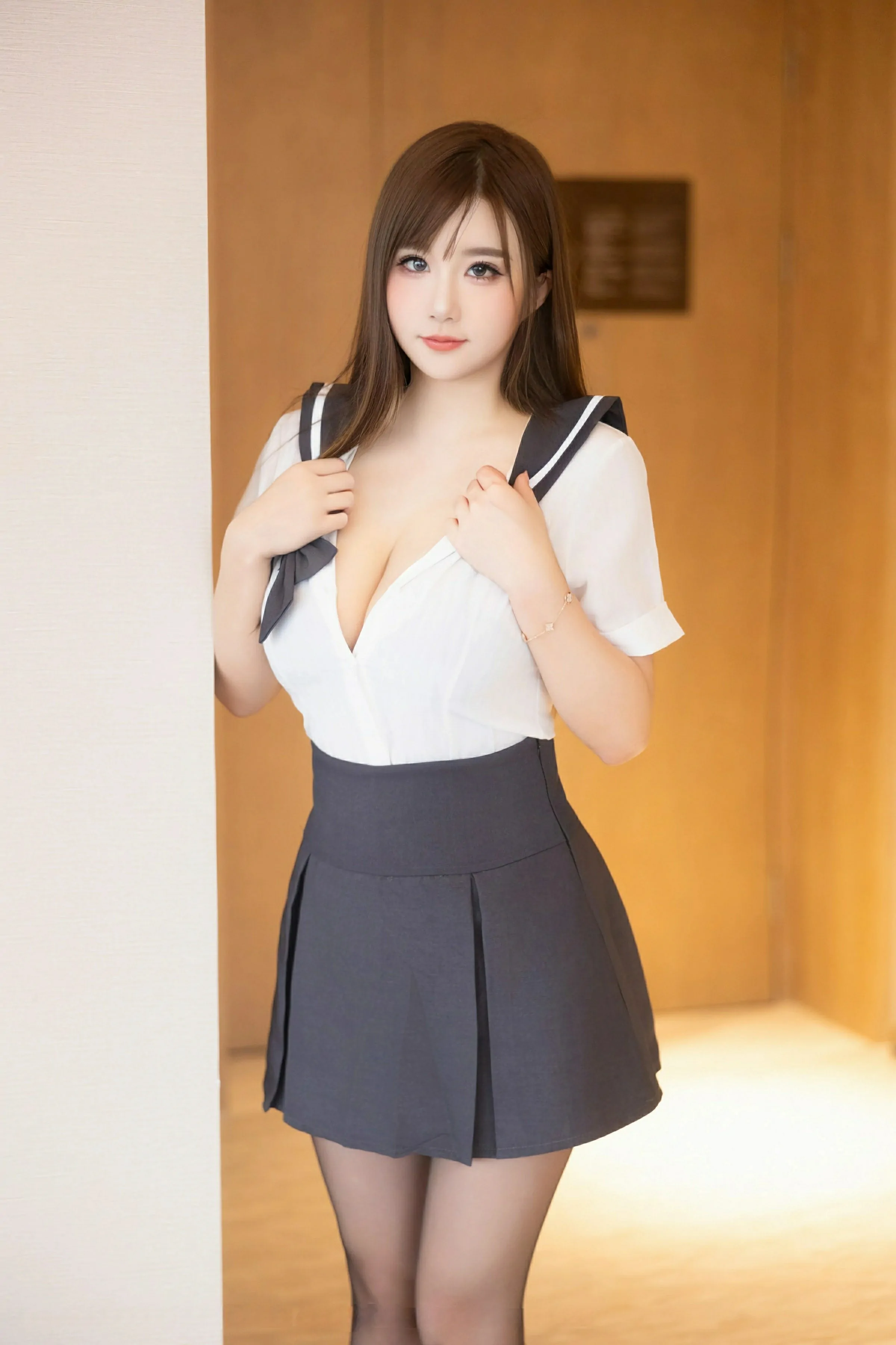 [XiuRen秀人网] 2024.12.26 No.9663 小肉肉咪 灰色JK制服 魅惑黑丝 性感写真 [78+1P]