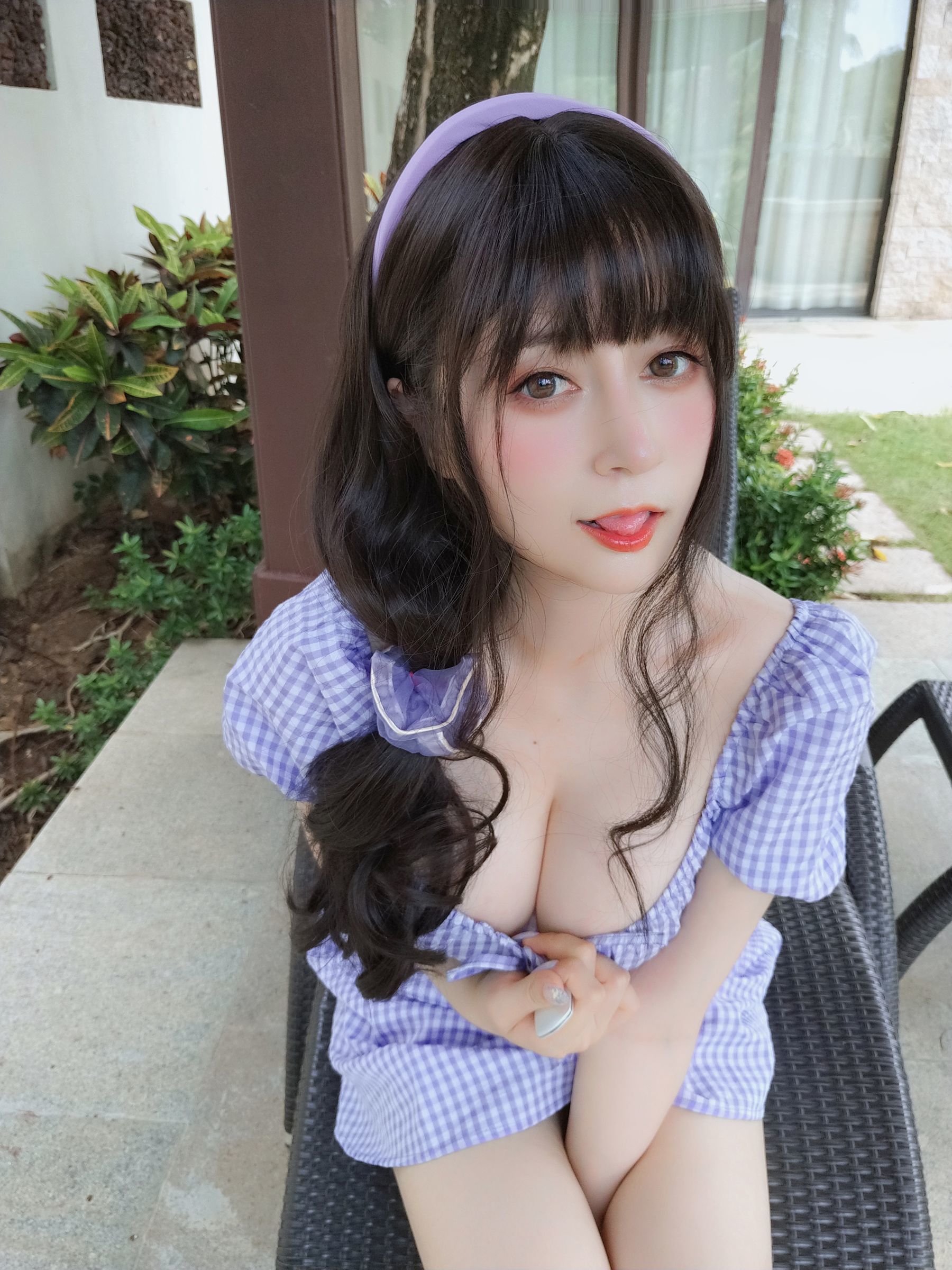 [COSPLAY] Coser小姐姐白银 – 夏日的格子连衣裙