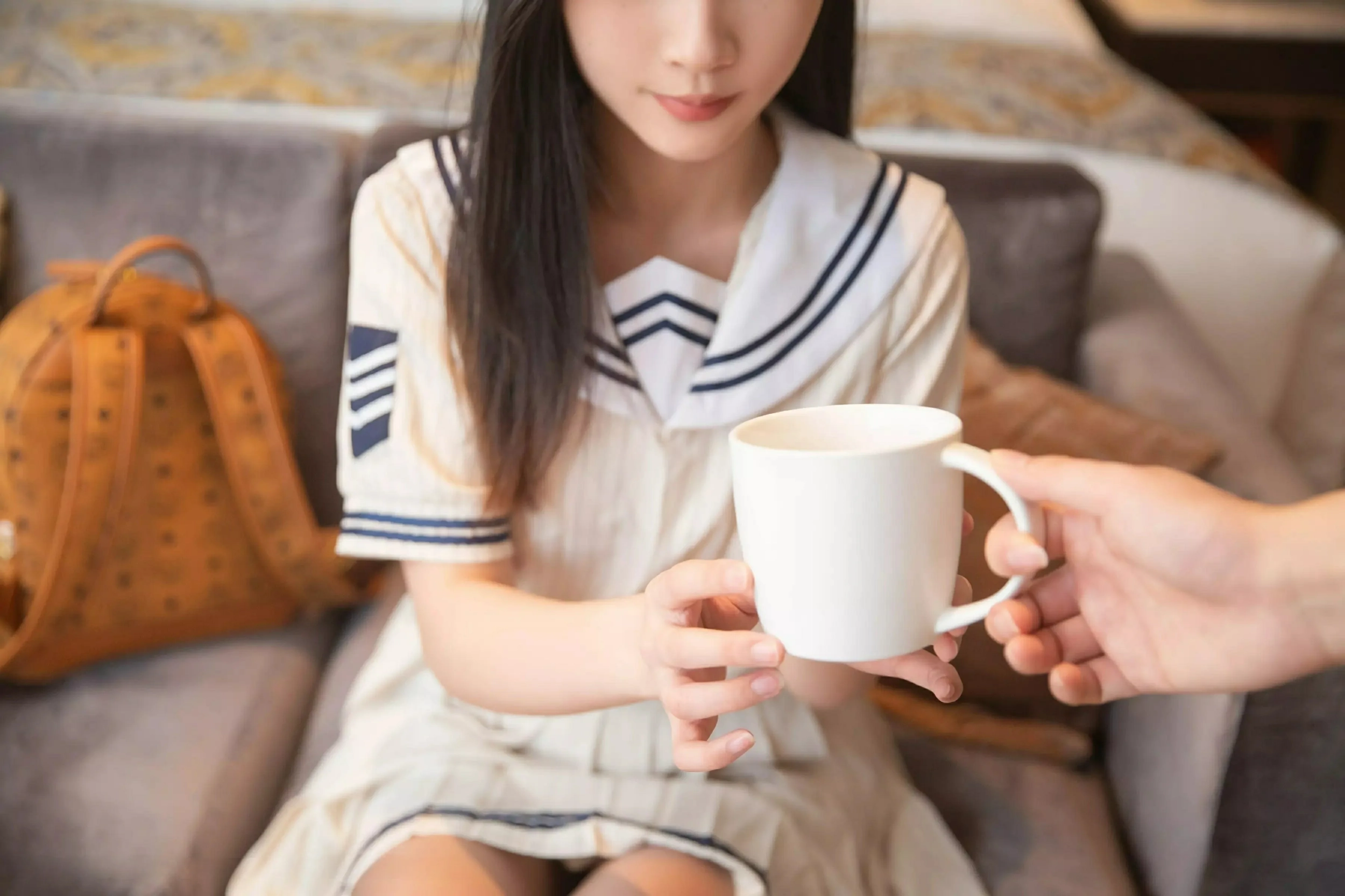 [XiuRen秀人网] 2025.02.27 No.9942 刘婷婷 JK制服 灰色丝袜 性感写真 [77+1P]