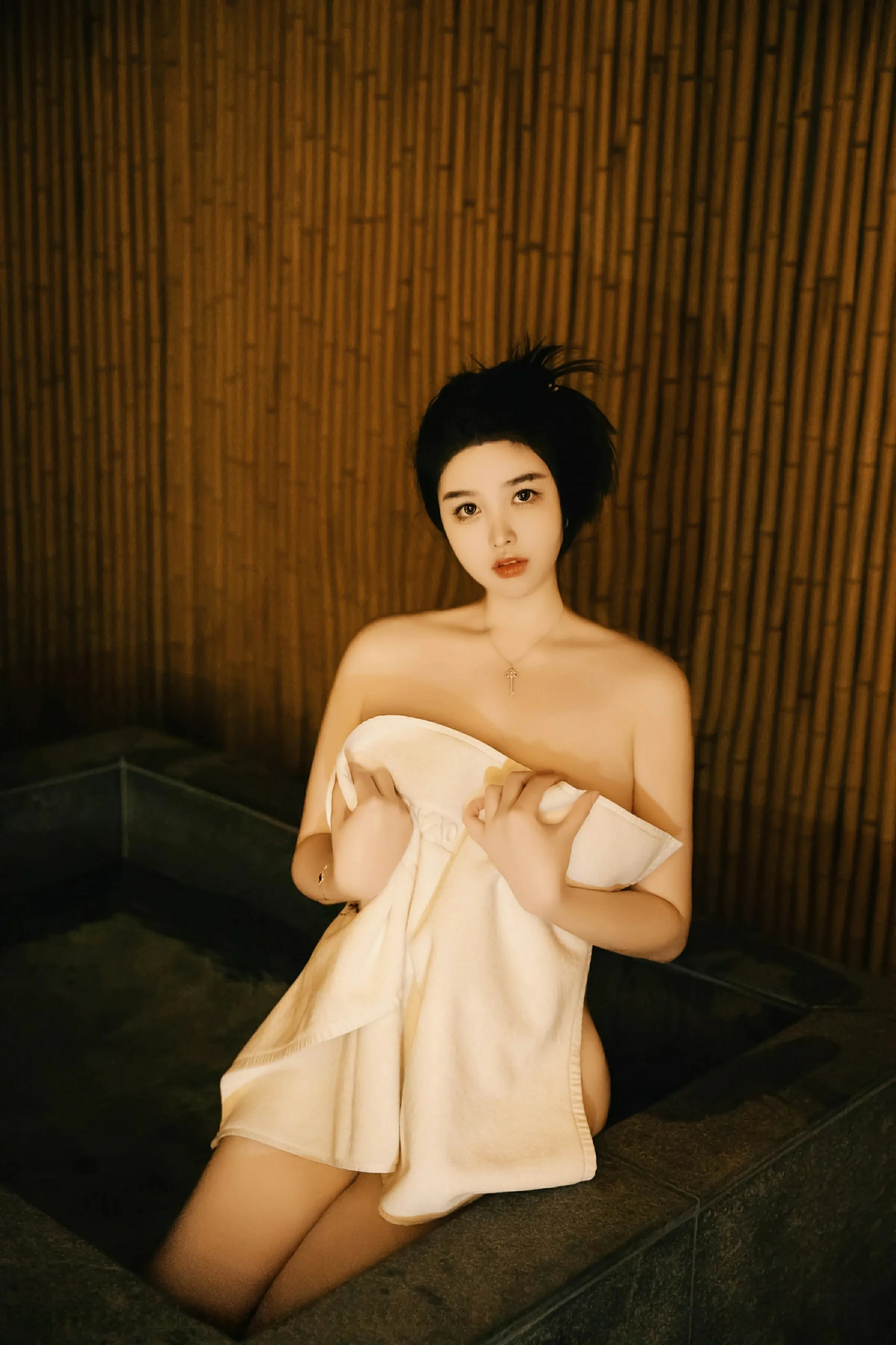 [XiuRen秀人网] 2025.03.31 No.10091 林若凡F 温泉主题拍摄 性感写真 [37+1P]